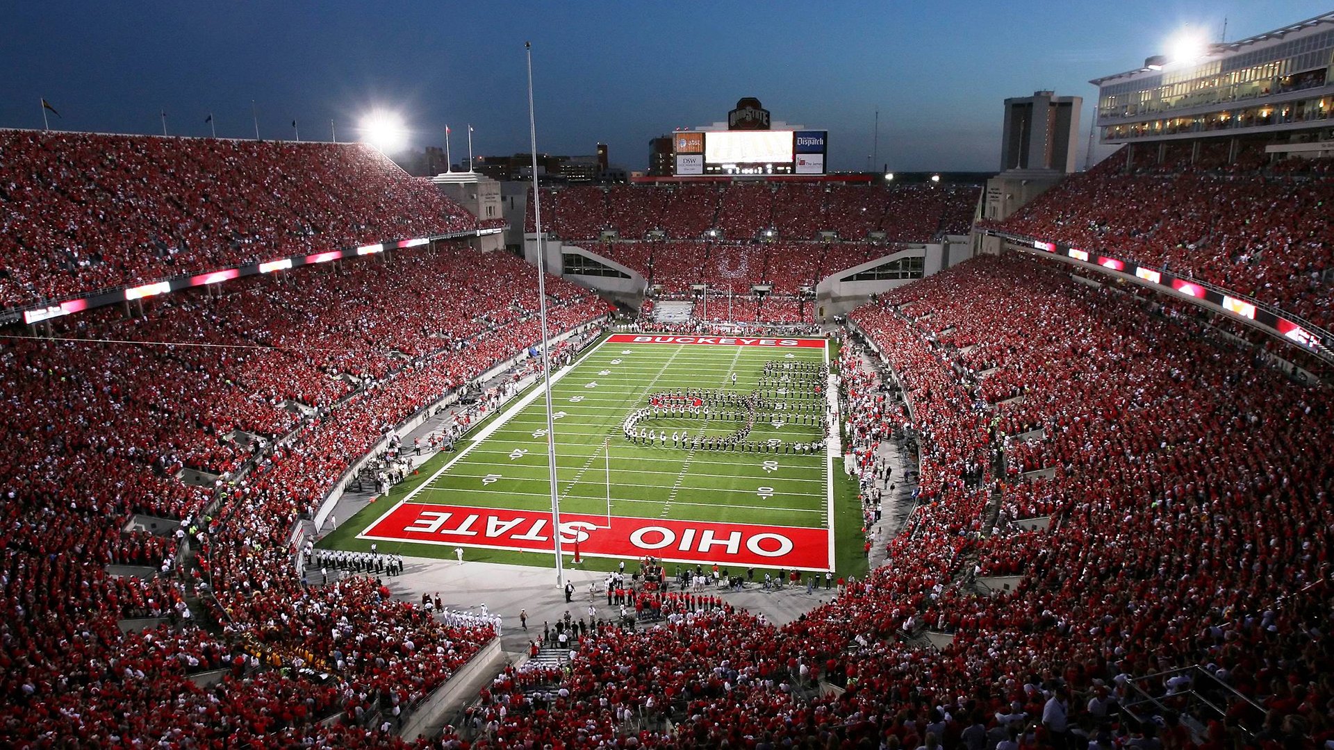 “德甲战队状态火热，是冠军大热门吗？”，德甲阵容